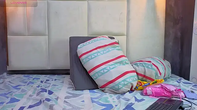 Rachel Donnelly online show from April 2, 1:14 am