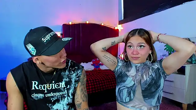 Snapshot of ChiliciousCouple chatting on September 15, 8:09 pm ChiliciousCouple online show from September 15, 8:09 pm