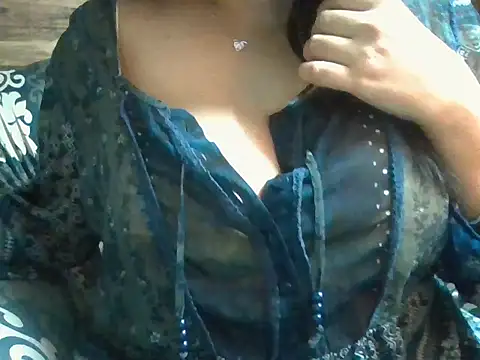 Snapshot of sassylisa chatting on May 21, 9:11 pm sassylisa online show from May 21, 9:11 pm