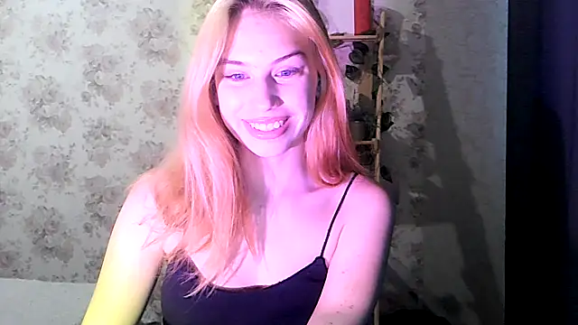 ClaireLaSweet online show from September 28, 11:21 pm