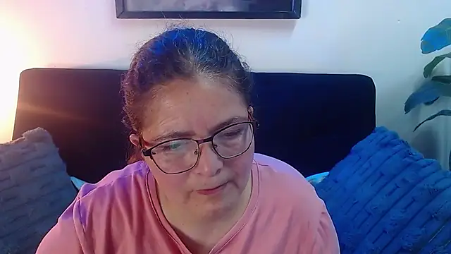 Snapshot of Linda_banks_ chatting on June 25, 2:11 am Linda banks online show from June 25, 2:11 am
