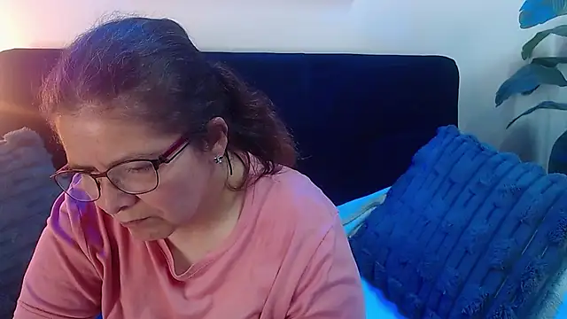 Snapshot of Linda_banks_ chatting on June 25, 5:12 am Linda banks online show from June 25, 5:12 am