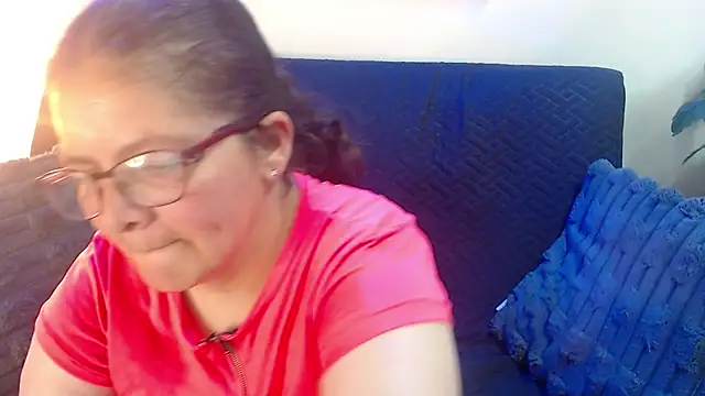 Snapshot of Linda_banks_ chatting on June 27, 2:05 am Linda banks online show from June 27, 2:05 am