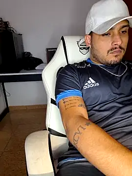 Mineirinhoot online show from December 22, 3:58 am