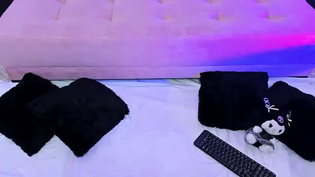 Snapshot of Rose_72 chatting on June 8, 1:28 am Rose 72 online show from June 8, 1:28 am