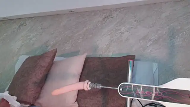 Dixie grey1 online show from February 12, 1:50 pm