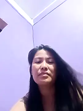 Snapshot of Uniquebeauty32 chatting on February 25, 11:20 am Uniquebeauty32 online show from February 25, 11:20 am