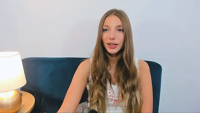 Snapshot of EmmaGorgeous chatting on September 24, 5:27 pm EmmaGorgeous online show from September 24, 5:27 pm