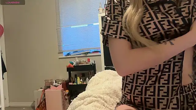 harleyblair online show from January 17, 4:22 pm