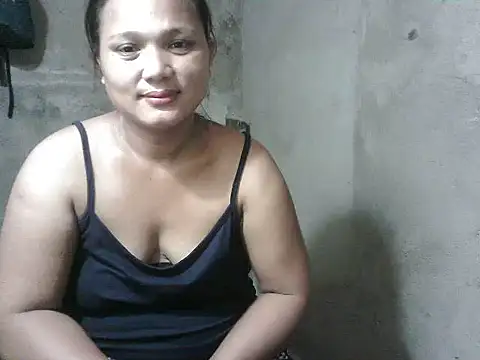 Snapshot of lady_helen00 chatting on May 16, 1:13 am lady helen00 online show from May 16, 1:13 am