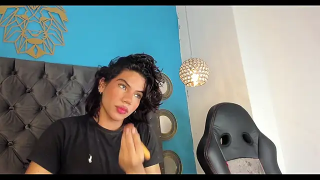 Snapshot of bxby_dolls chatting on October 6, 4:43 am bxby dolls online show from October 6, 4:43 am