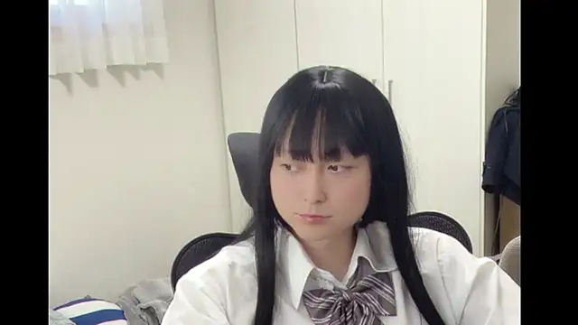 Snapshot of Mia032 chatting on December 19, 1:45 am Mia032 online show from December 19, 1:45 am