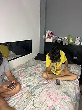 Kailertwink online show from October 31, 5:08 am