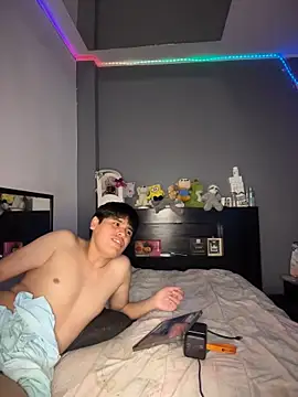 Snapshot of Kailertwink chatting on June 11, 4:38 pm Kailertwink online show from June 11, 4:38 pm