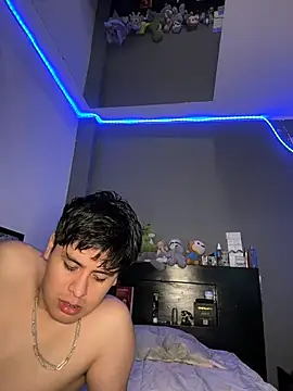 Snapshot of Kailertwink chatting on July 12, 4:36 am Kailertwink online show from July 12, 4:36 am