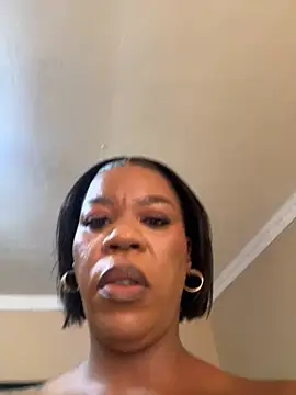 THICKBUNNYCHICKxxx online show from November 2, 9:33 am