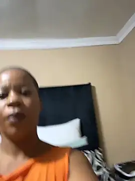 THICKBUNNYCHICKxxx online show from April 15, 7:58 pm