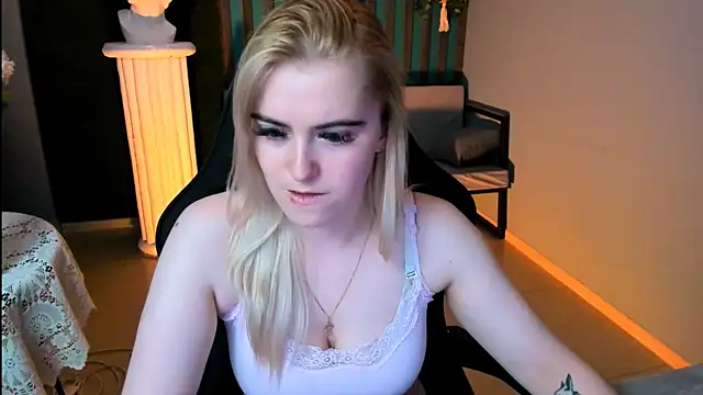 Stef Nicks online show from May 11, 4:04 pm