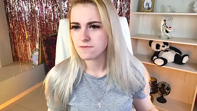 Stef Nicks online show from August 3, 5:39 am