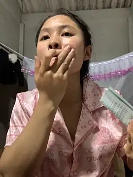 Snapshot of NhuFox chatting on October 2, 12:56 pm NhuFox online show from October 2, 12:56 pm