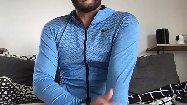 Snapshot of Toysboy67bi chatting on September 29, 10:09 am Toysboy67bi online show from September 29, 10:09 am