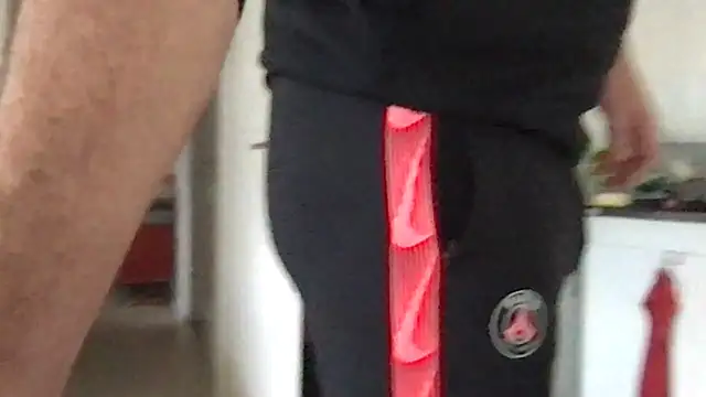 Snapshot of Toysboy67bi chatting on October 16, 3:24 pm Toysboy67bi online show from October 16, 3:24 pm