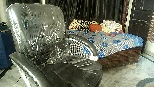 Snapshot of Anaconda-Mall chatting on April 30, 7:20 pm Anaconda-Mall online show from April 30, 7:20 pm