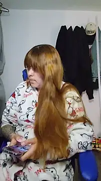 Snapshot of GingerRedxxx chatting on June 12, 5:17 am GingerRedxxx online show from June 12, 5:17 am