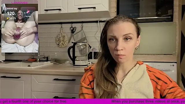 Snapshot of Edena_ chatting on January 11, 7:02 am Edena online show from January 11, 7:02 am