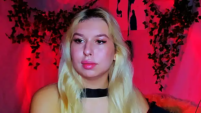 ChloeRicc online show from November 24, 10:59 am