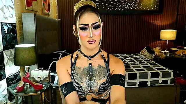 Snapshot of HorseCockDivine chatting on August 3, 8:56 pm HorseCockDivine online show from August 3, 8:56 pm