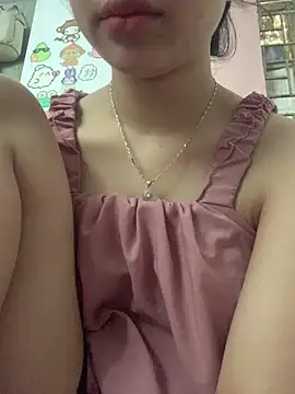 Snapshot of Nguyenha11 chatting on April 14, 7:36 am Nguyenha11 online show from April 14, 7:36 am