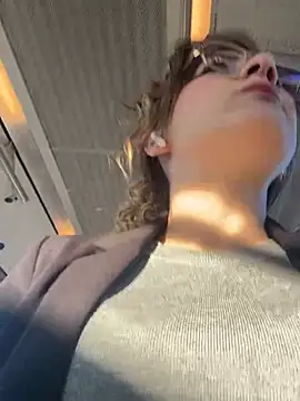 IsabellaEtha online show from April 7, 6:03 am