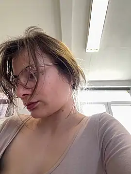 IsabellaEtha online show from April 27, 7:06 am