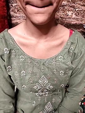 Snapshot of Indian-Aleena chatting on September 29, 8:13 pm Indian-Aleena online show from September 29, 8:13 pm