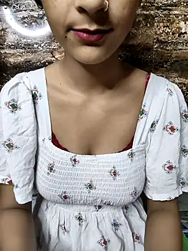 Snapshot of Indian-Aleena chatting on September 30, 6:35 pm Indian-Aleena online show from September 30, 6:35 pm