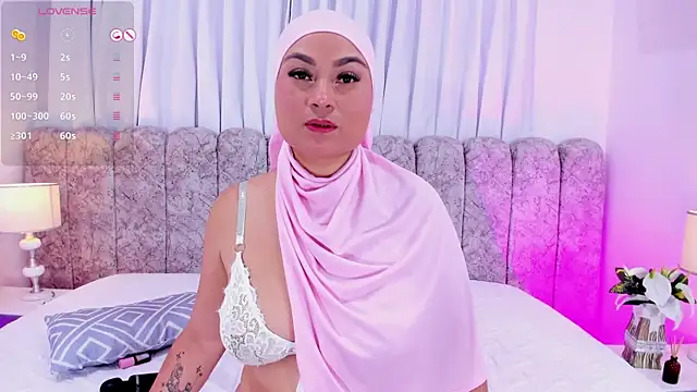 Snapshot of azaharaaa_ chatting on May 2, 11:37 am azaharaaa online show from May 2, 11:37 am