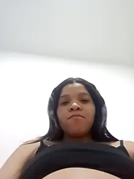 Snapshot of VictoriDior chatting on January 13, 10:37 pm VictoriDior online show from January 13, 10:37 pm