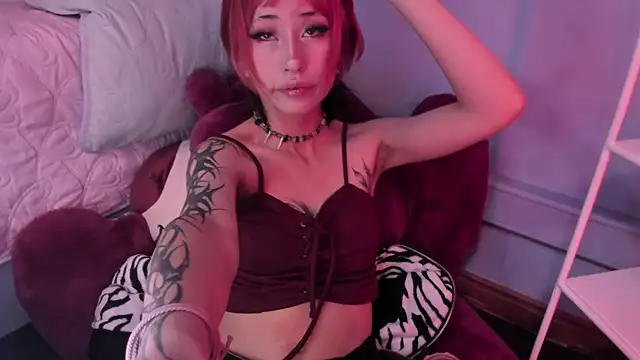 Hannahpage online show from June 12, 12:37 pm