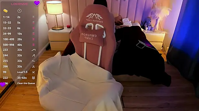 ashton heidii online show from February 28, 10:55 pm