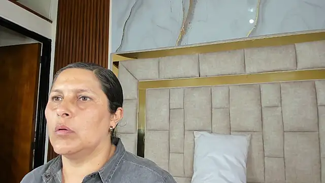 Snapshot of KikaDuque chatting on June 9, 8:31 pm KikaDuque online show from June 9, 8:31 pm