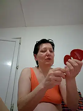 Vera Elle online show from April 20, 8:21 pm