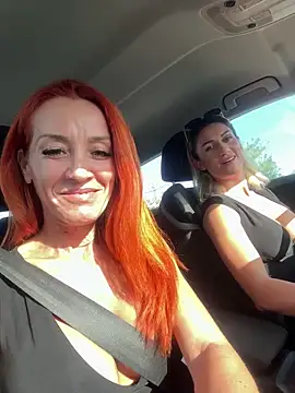 Snapshot of CamyBlossom chatting on October 14, 3:24 pm CamyBlossom online show from October 14, 3:24 pm