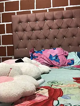 Rachellcooperrr online show from May 28, 1:36 am