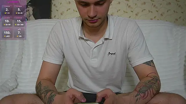 Snapshot of johnstoneisland chatting on April 22, 6:53 pm johnstoneisland online show from April 22, 6:53 pm