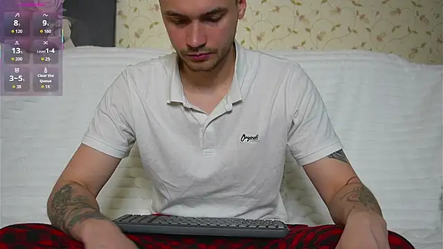 Snapshot of johnstoneisland chatting on April 29, 6:36 pm johnstoneisland online show from April 29, 6:36 pm