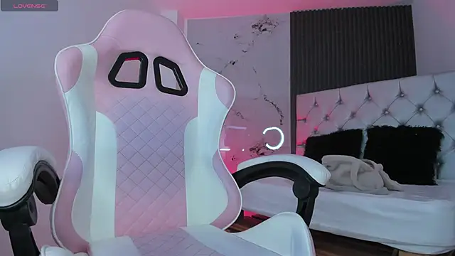 chloesagee online show from October 22, 11:26 pm