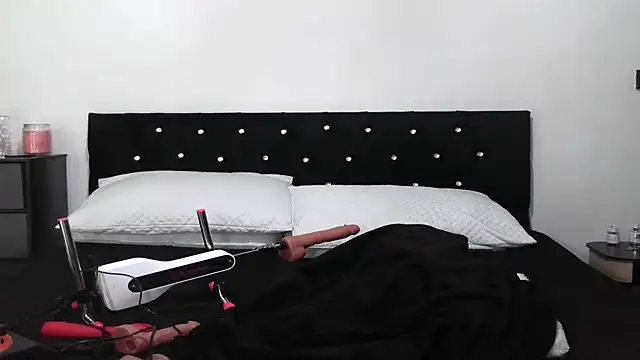 OliviaRyan22 online show from March 16, 5:44 am