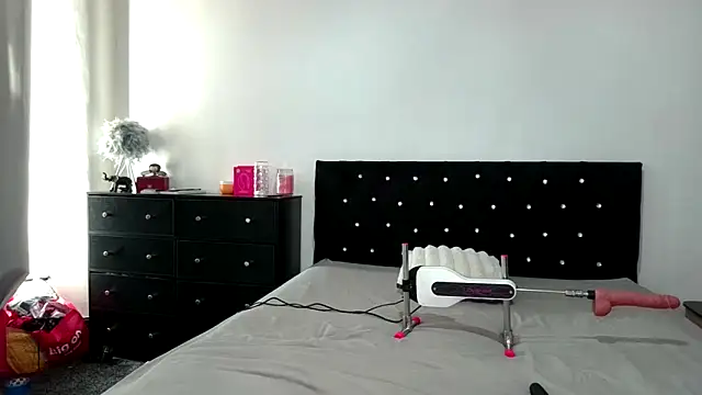 OliviaRyan22 online show from March 18, 8:39 am