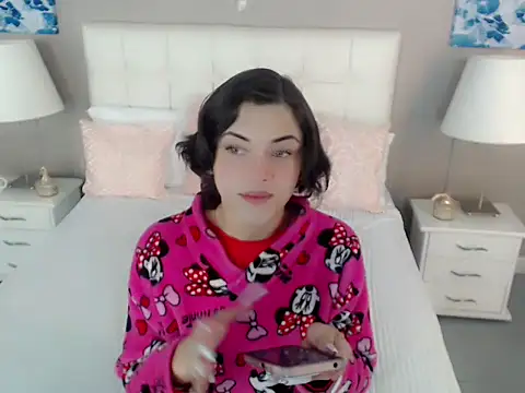 nathalialoes1 online show from November 11, 12:05 pm